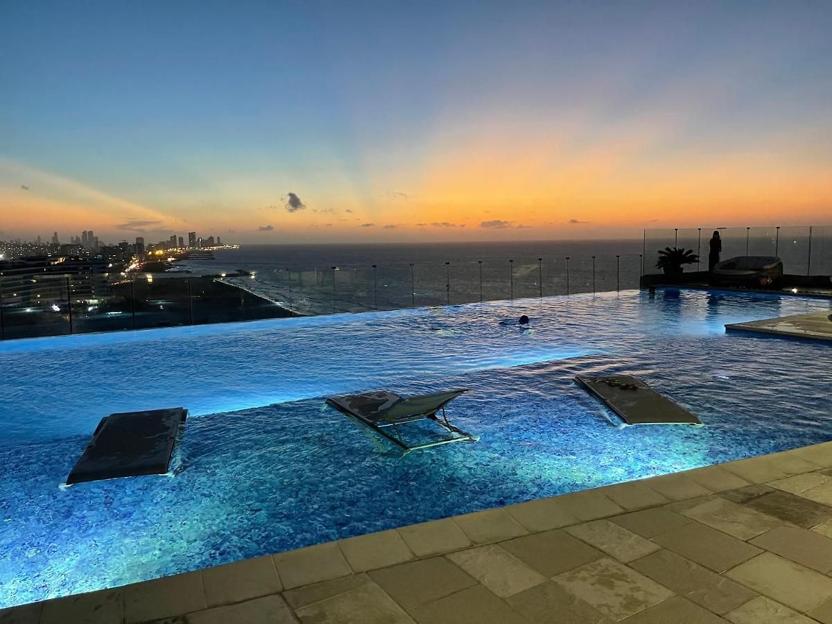Aparthotel Oceana Beautiful Ocean Front Condo *