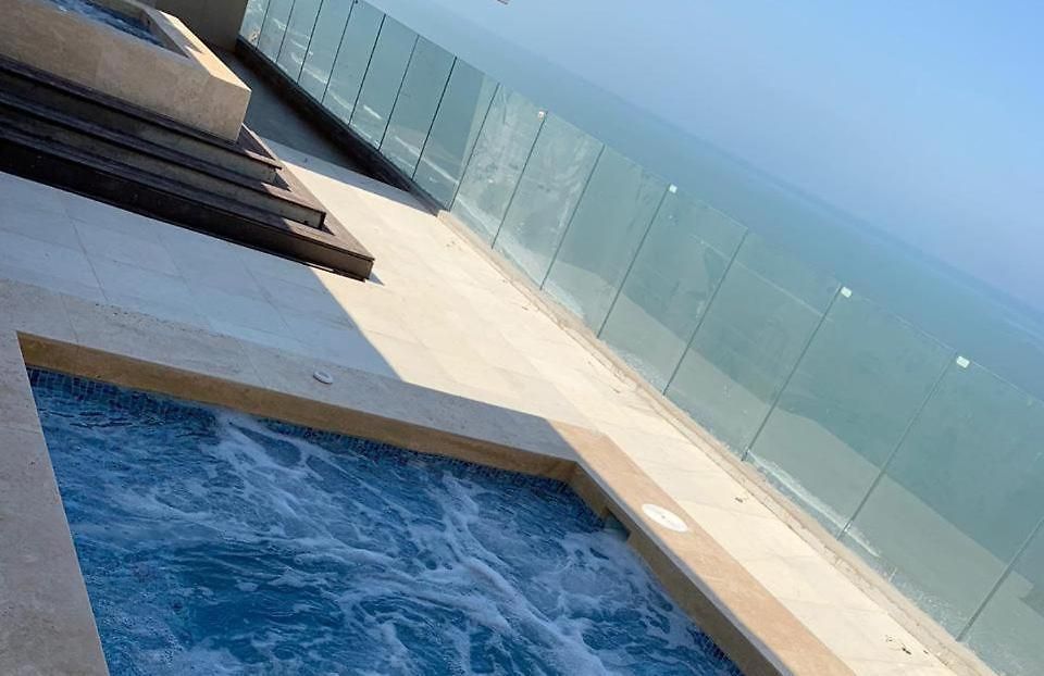 Aparthotel Oceana Beautiful Ocean Front Condo *