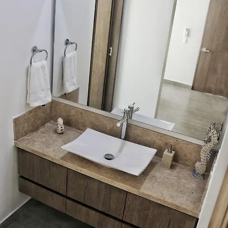 Aparthotel Oceana Beautiful Ocean Front Condo