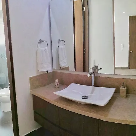 Oceana Beautiful Ocean Front Condo Cartagena