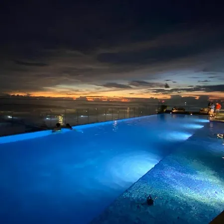 Oceana Beautiful Ocean Front Condo Cartagena