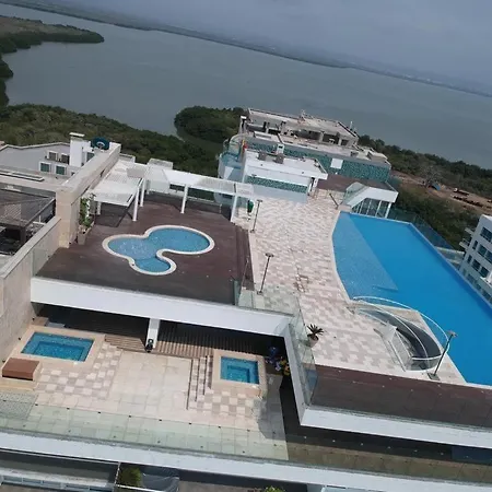 Oceana Beautiful Ocean Front Condo Cartagena