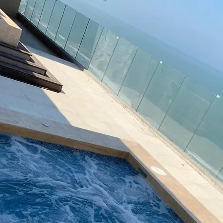 Aparthotel Oceana Beautiful Ocean Front Condo *